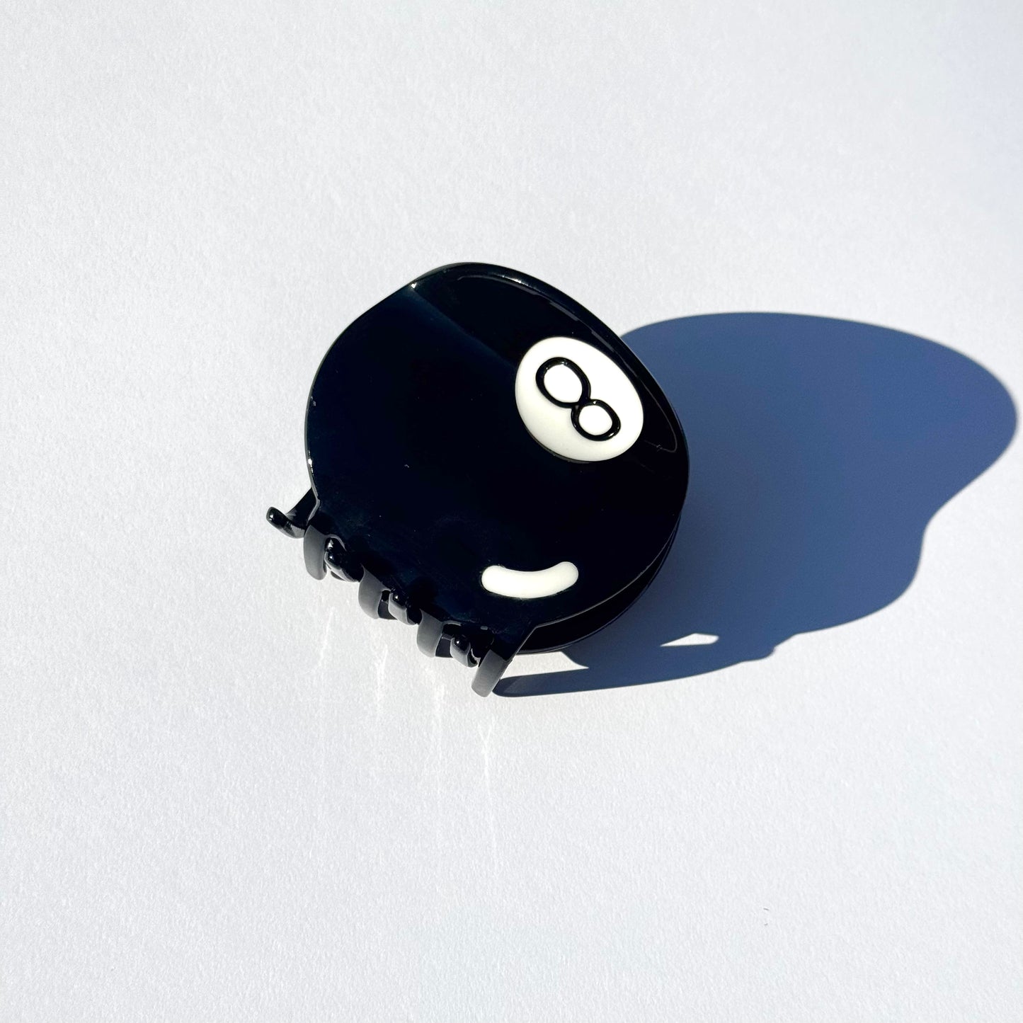 S-Magic 8 Ball Hair Claw