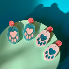 Load image into Gallery viewer, toe beans earrings
