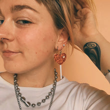 Load image into Gallery viewer, sucker for love earrings